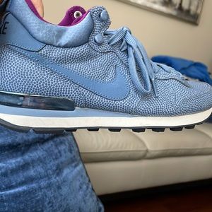 Nike Internationalist Mid Leather (859549-400) Ocean Fog/Obsidian Women size 8